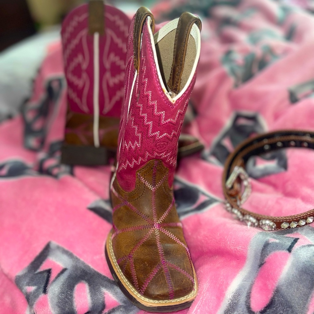 Ariat cowgirl boots